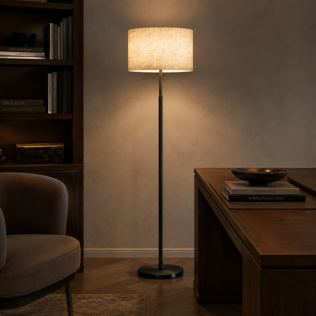 Lampadaire sur pied doré réglable en hauteur avec abat-jour en tissu